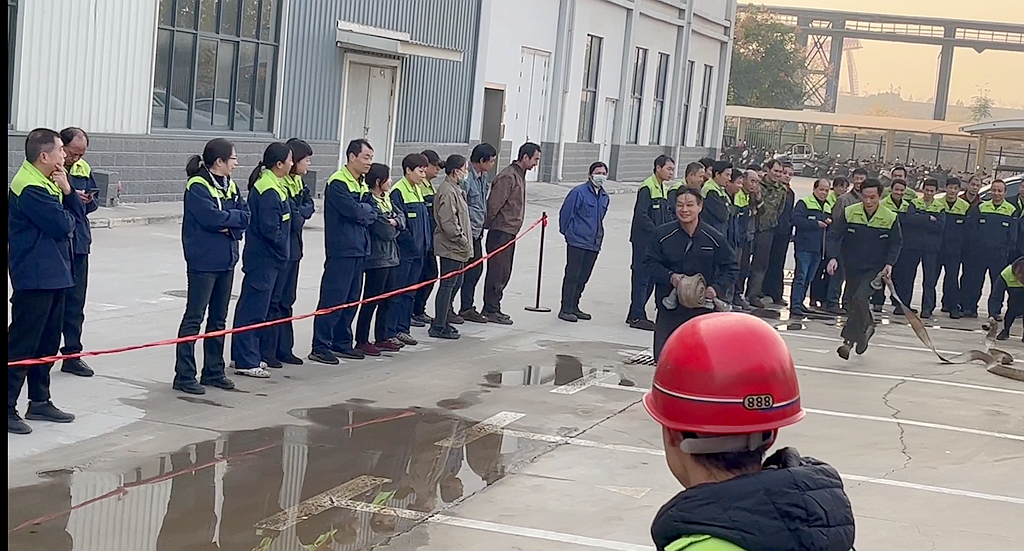 【應(yīng)急演練】消防三人兩帶大比拼，實戰(zhàn)演練爭分秒