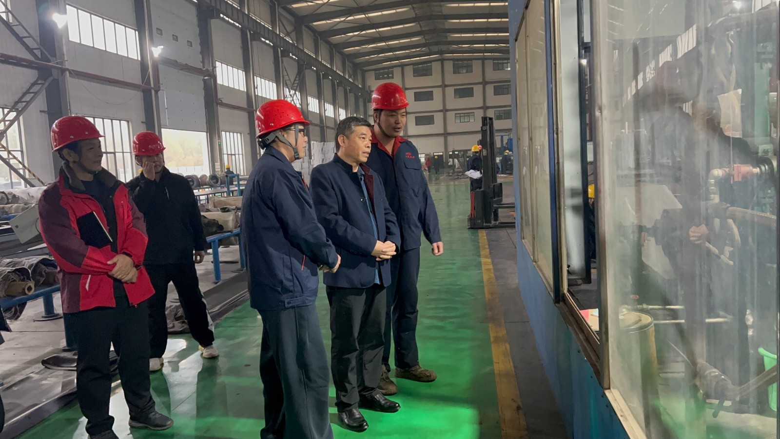 市工信局與區應急管理局聯合檢查指導我司安全生產工作